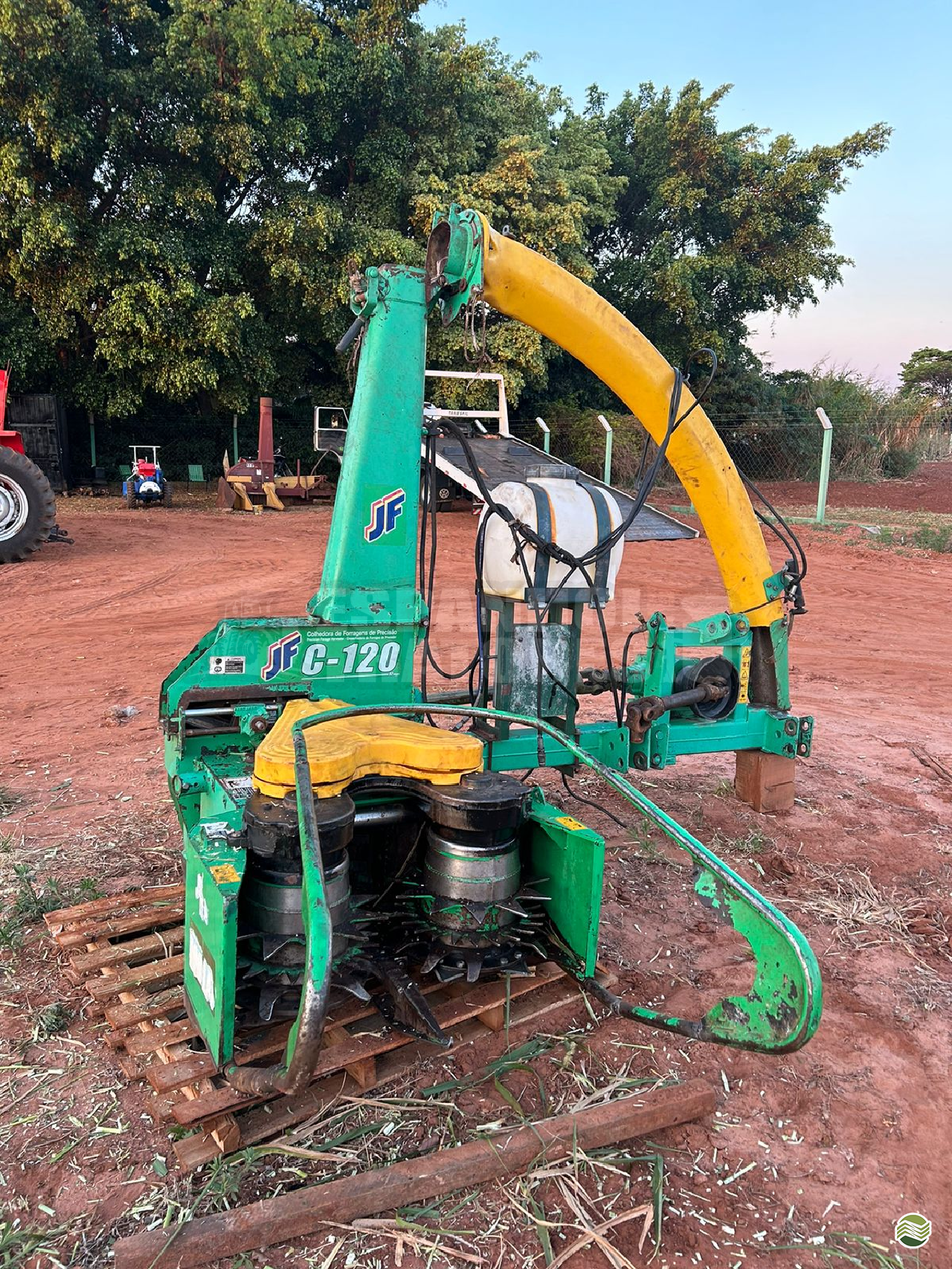 IMPLEMENTOS AGRICOLAS ENSILADEIRA ENSILADEIRA AREA TOTAL Espanhol Tratores GOIANIA GOIAS GO